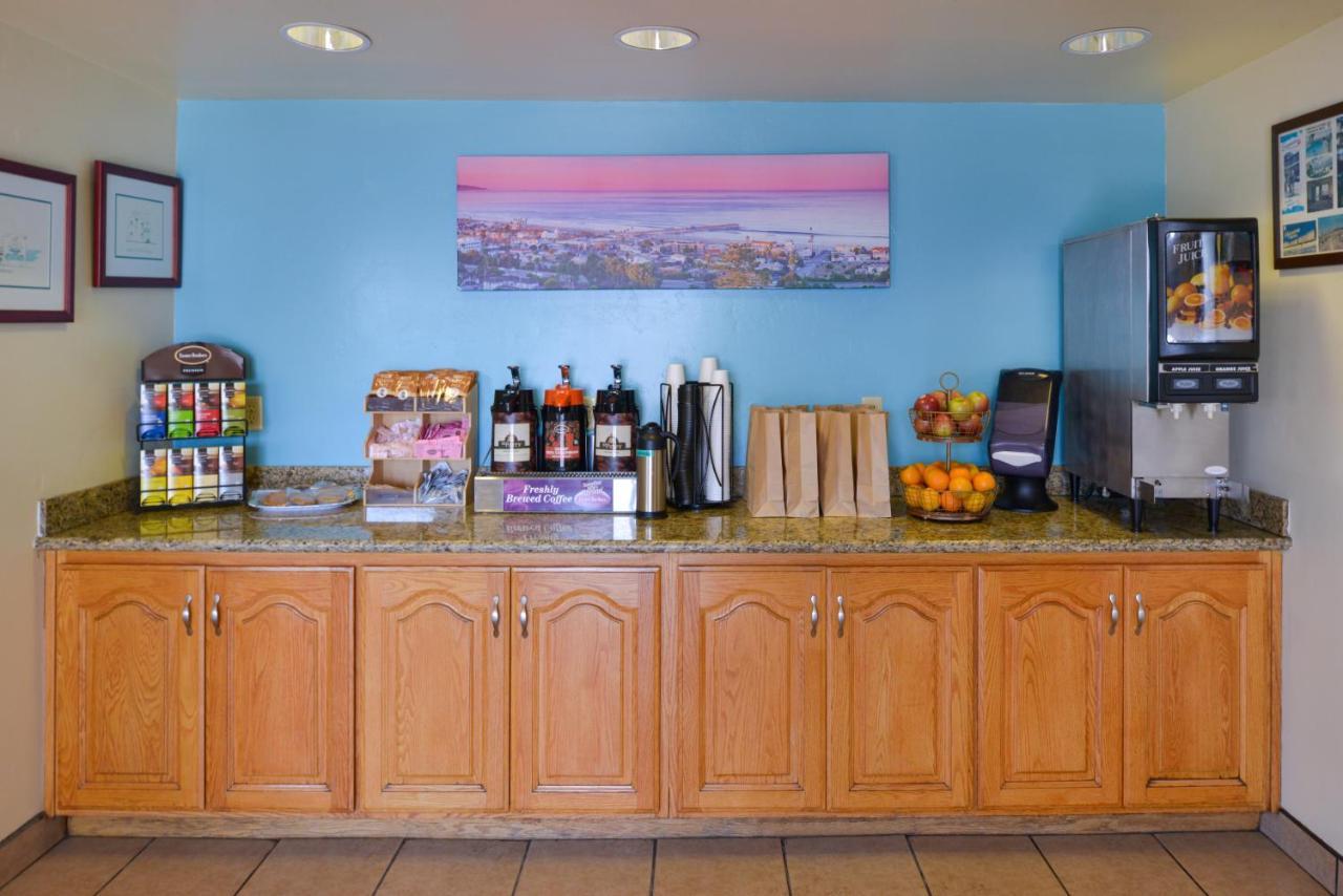 Edgewater Inn And Suites بيسمو بيتش، سان لويس أوبيسبو، كاليفورنيا المظهر الخارجي الصورة